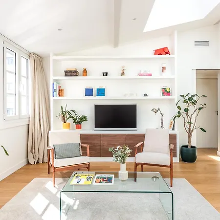 Penthouse Loft - 4 Guests - In Heart Of